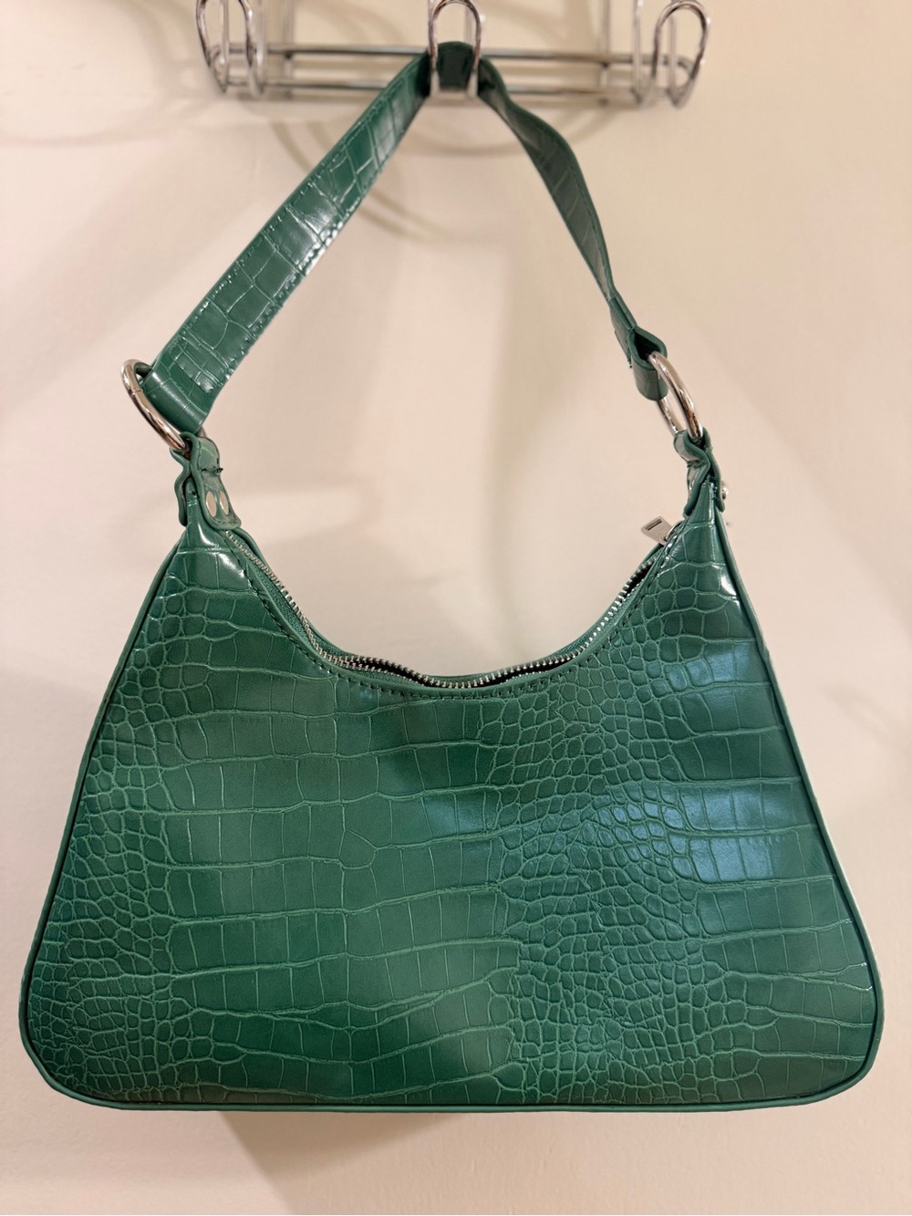 Green Croc-Texture Shoulder Bag with Silver Zipper